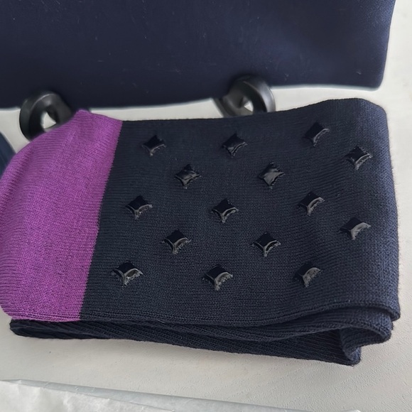 Away United Collaboration Travel Bag with Amenities - Picture 4 of 5